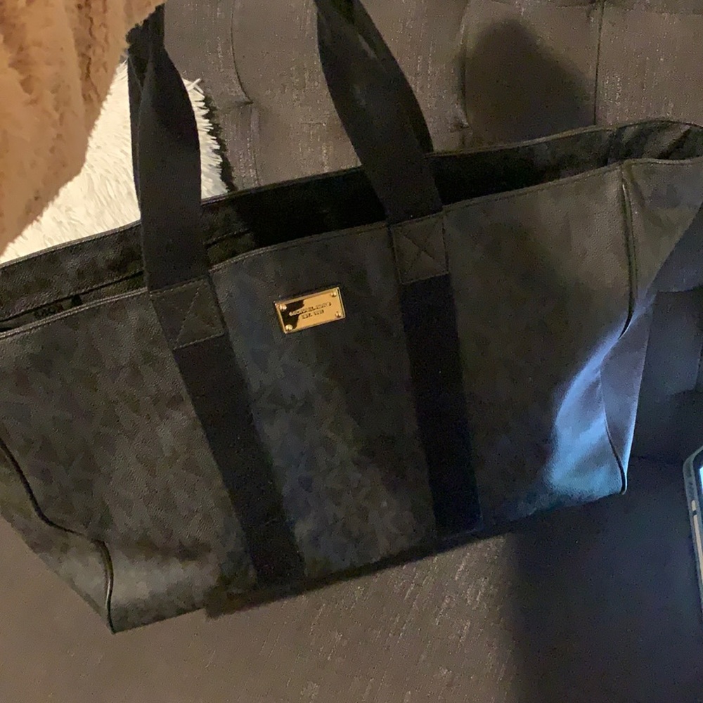 Michael Kors black jet set travel tote